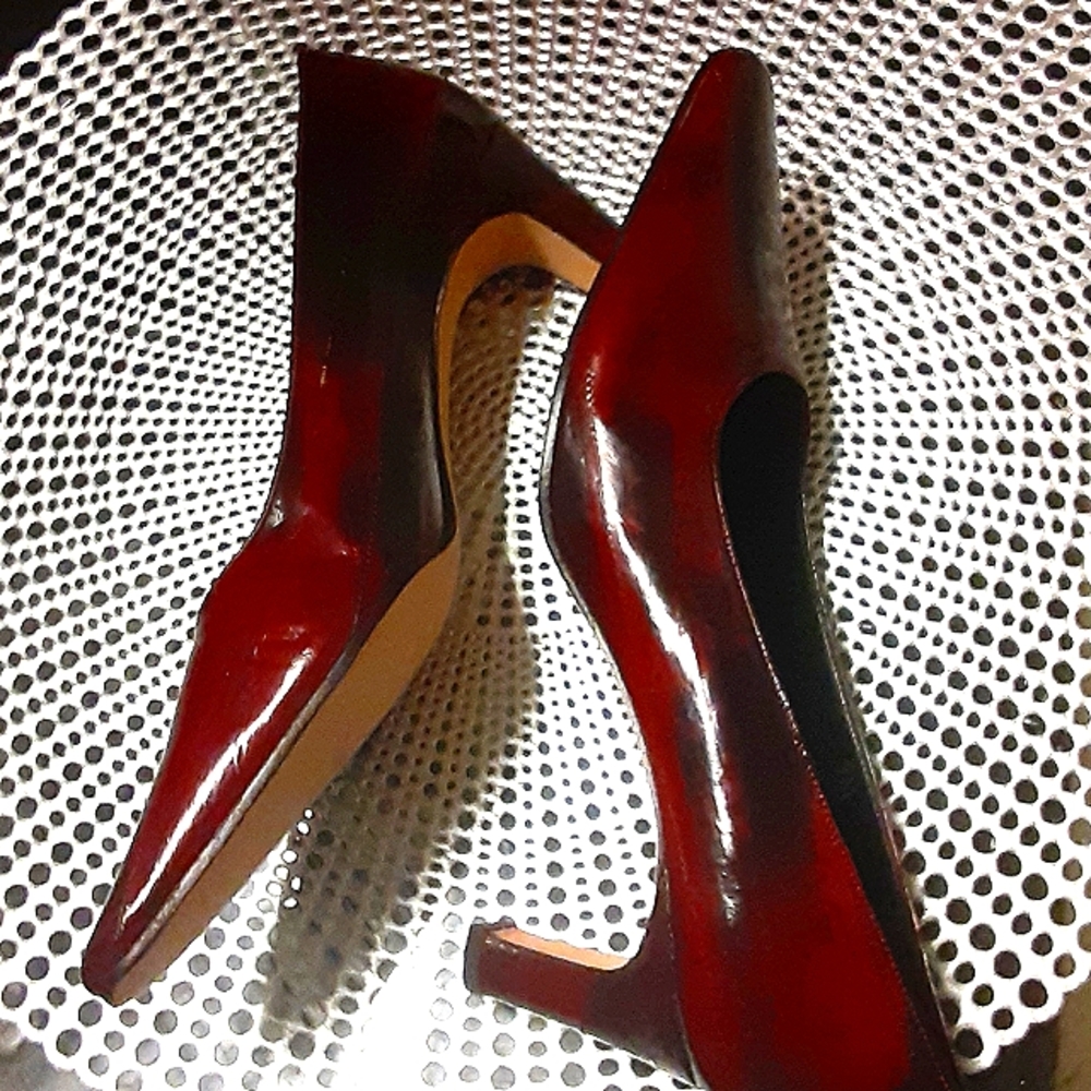 NEW "LOCKET" EELSKIN PUMP